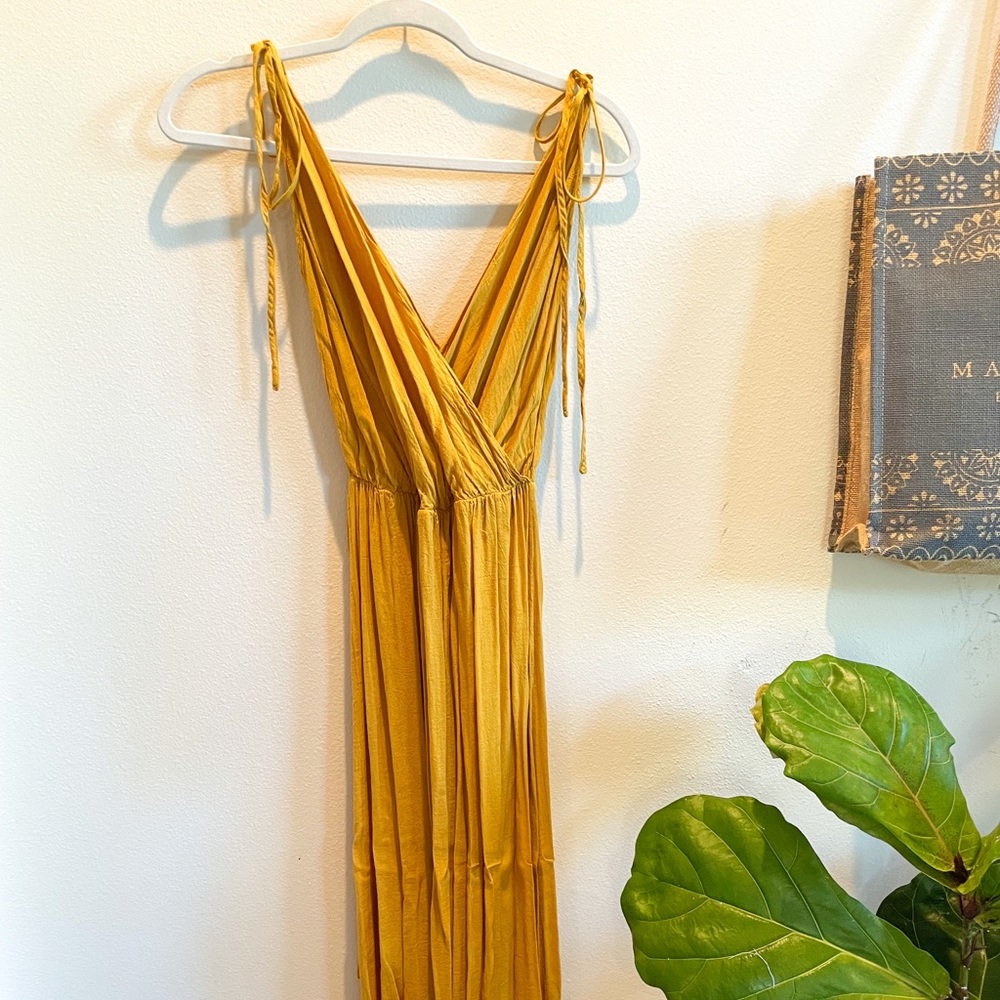 boutique flowy beach midi dress